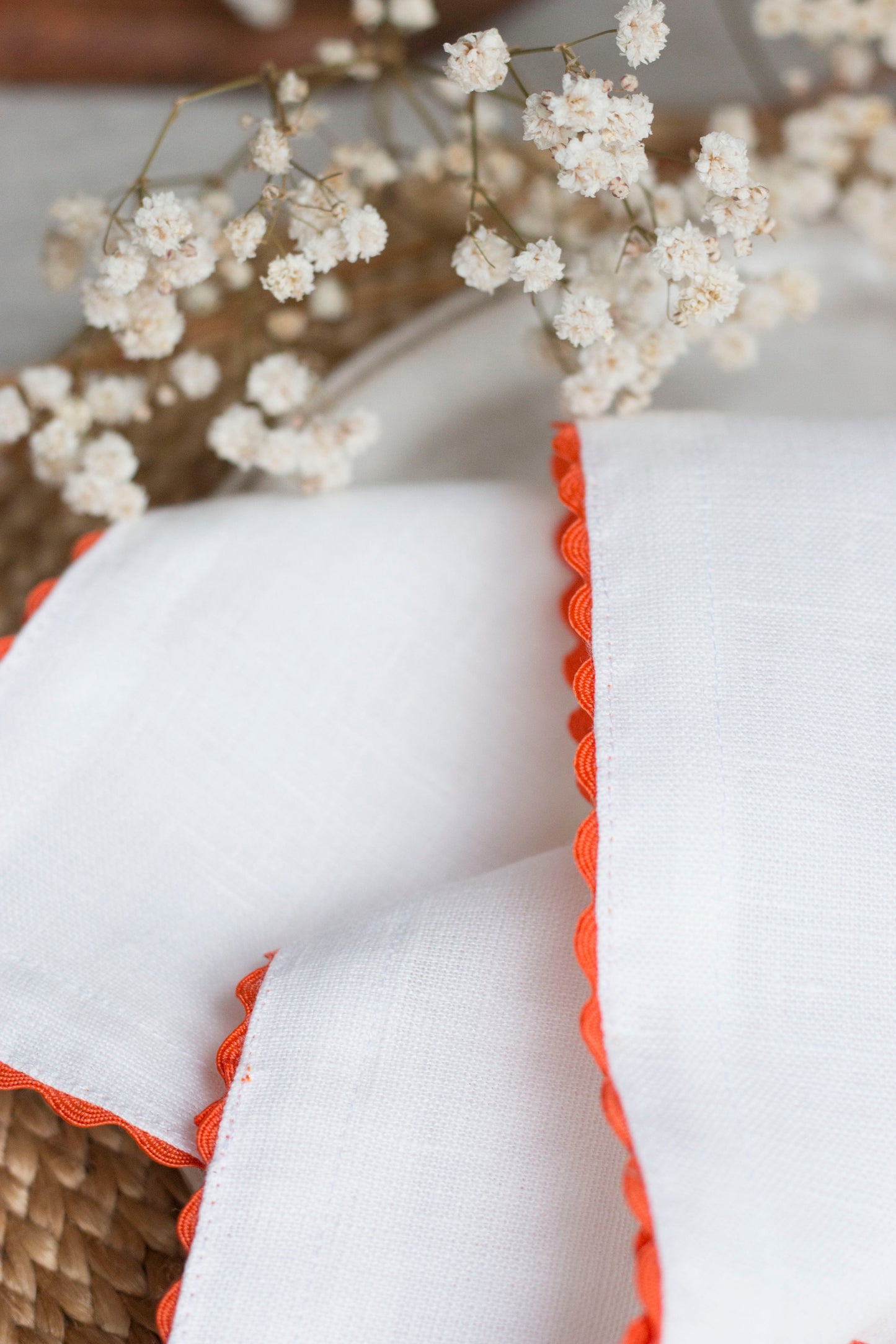 Set of 2 White Linen Napkins With Orange Rick-Rack Trim