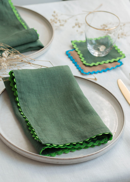 Set of 2 Emerald Green Linen Napkins With Green Rick-Rack Trim