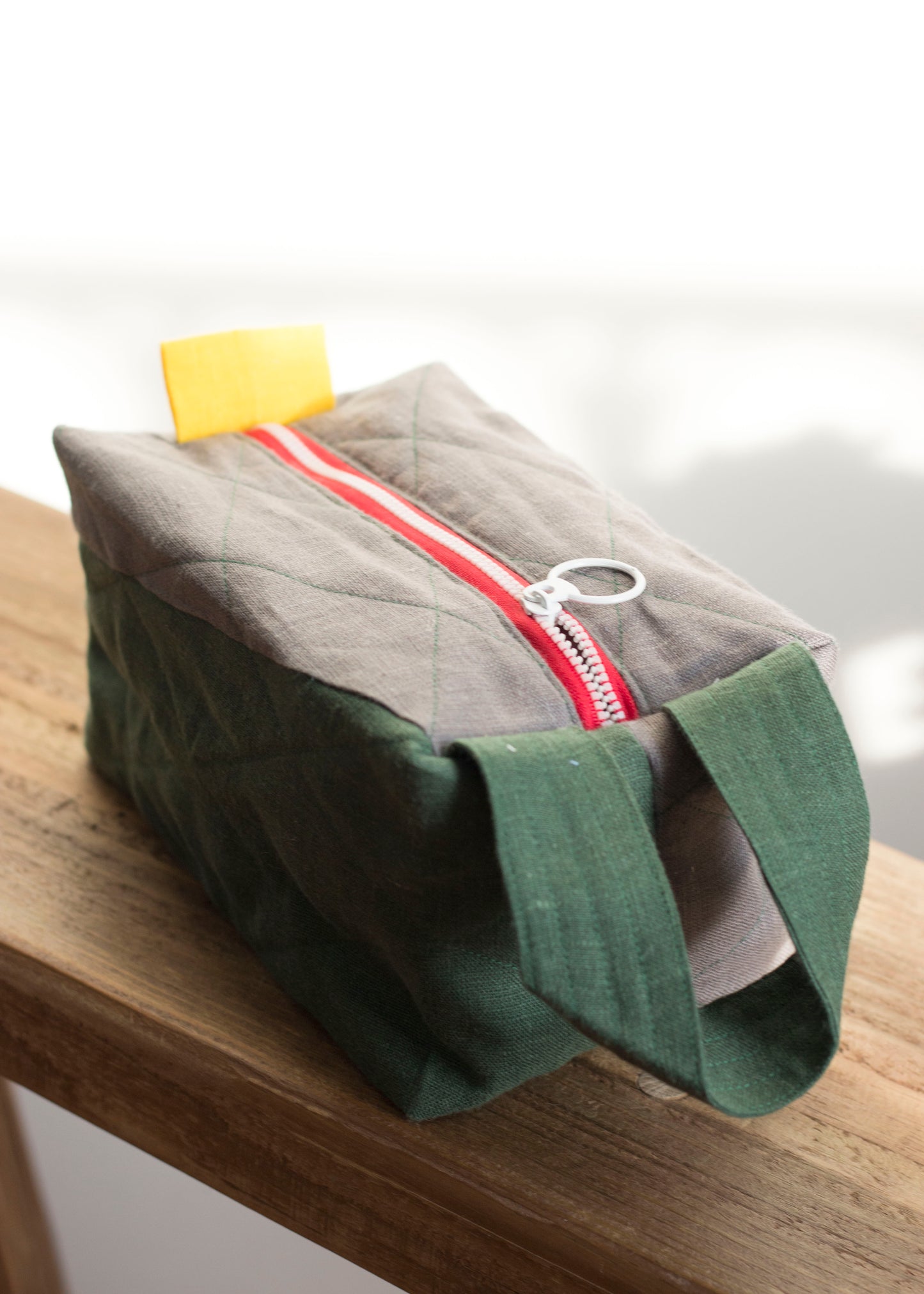 Linen Quilted Pouch (Green Charcoal)